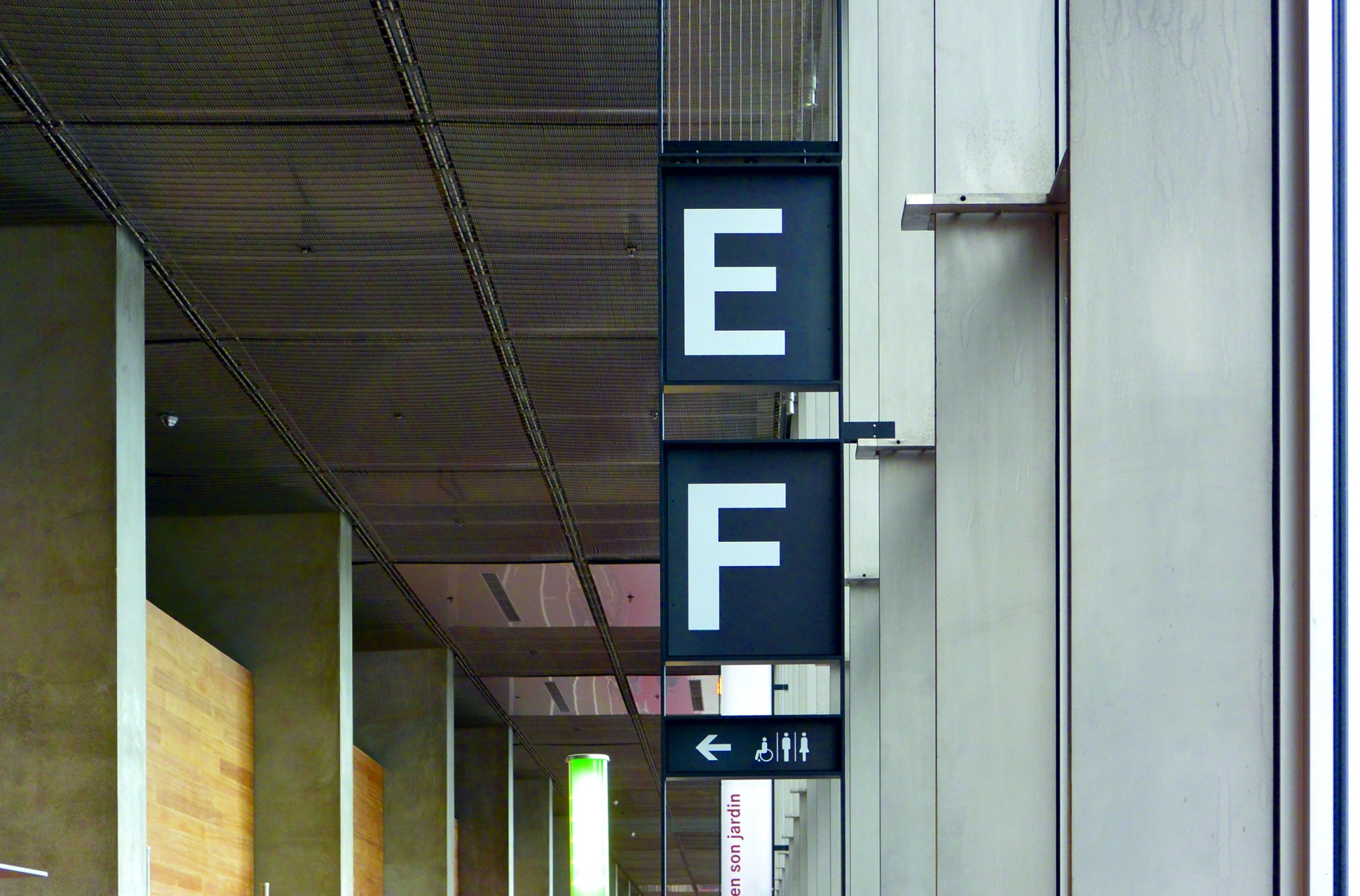 studio-weg-bnf-francois-mitterrand_bnf-signaletique-studio-weg-19.jpg