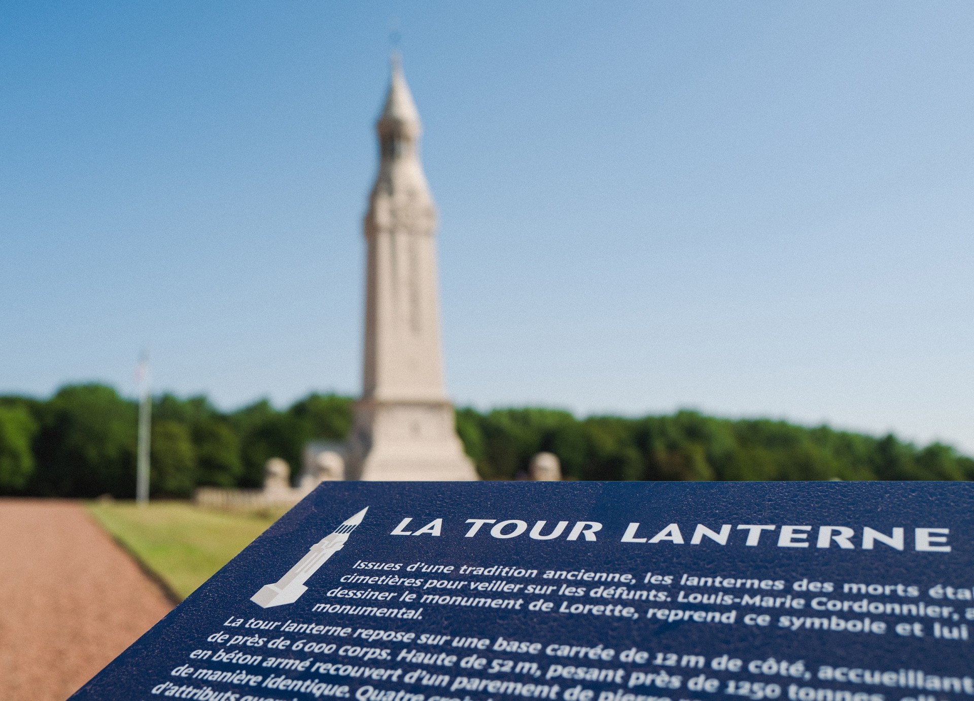 studio-weg-notre-dame-de-lorette_notre-dame-de-lorette-signaletique-studio_weg-01.jpg