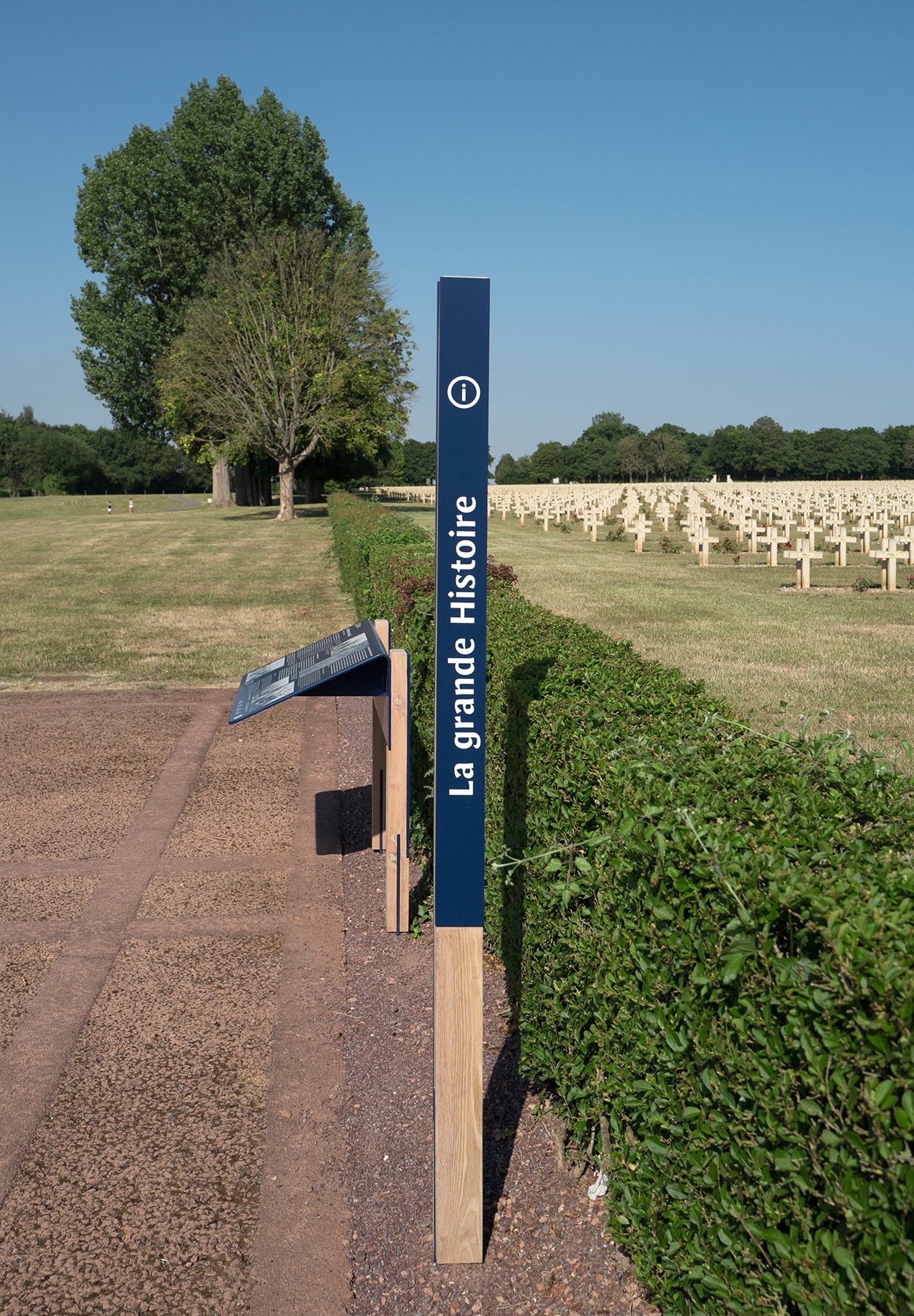 studio-weg-notre-dame-de-lorette_notre-dame-de-lorette-signaletique-studio_weg-15.jpg