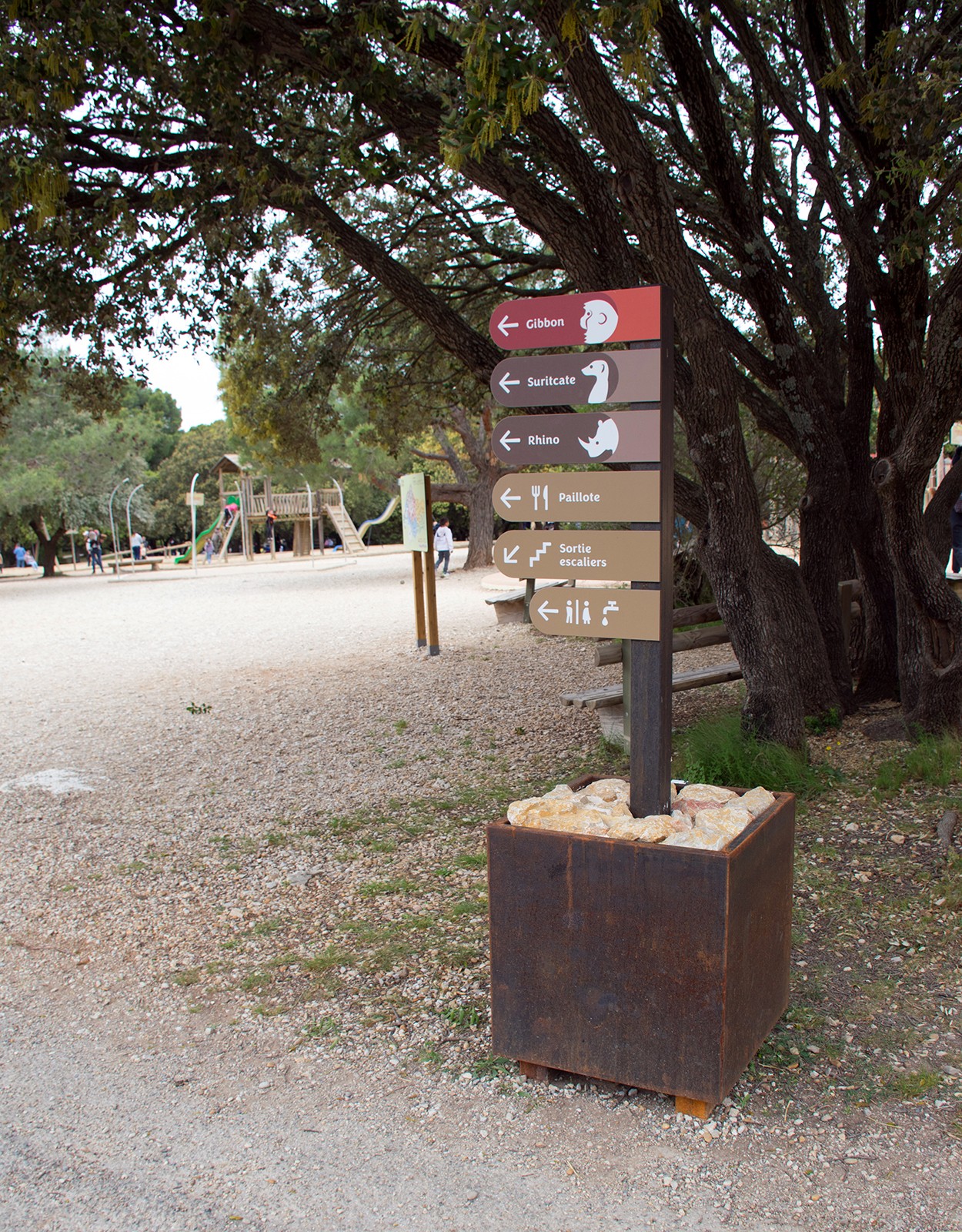 studio-weg-parc-animalier-de-la-barben_signaletique-parc-barben-studio-weg-08.jpg